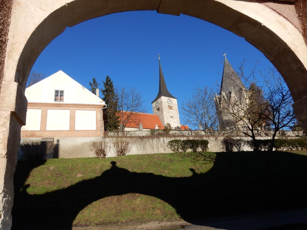 Pension Rudi - Weingut Kellner Hotel Pulkau ภายนอก รูปภาพ