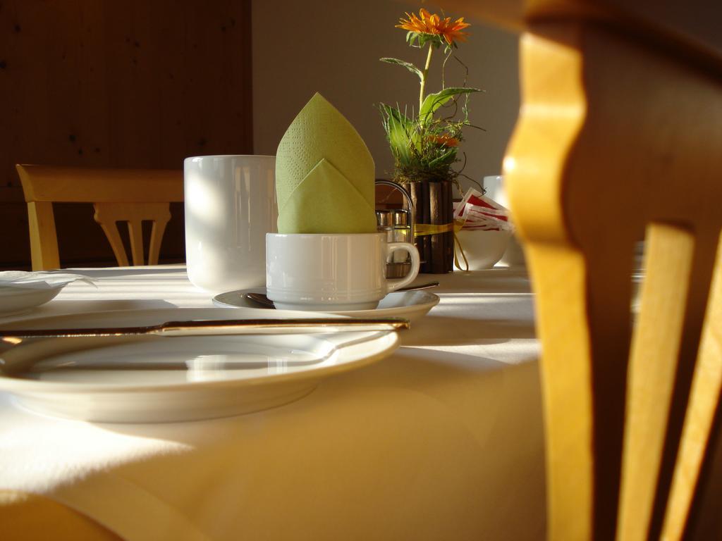 Pension Rudi - Weingut Kellner Hotel Pulkau ภายนอก รูปภาพ