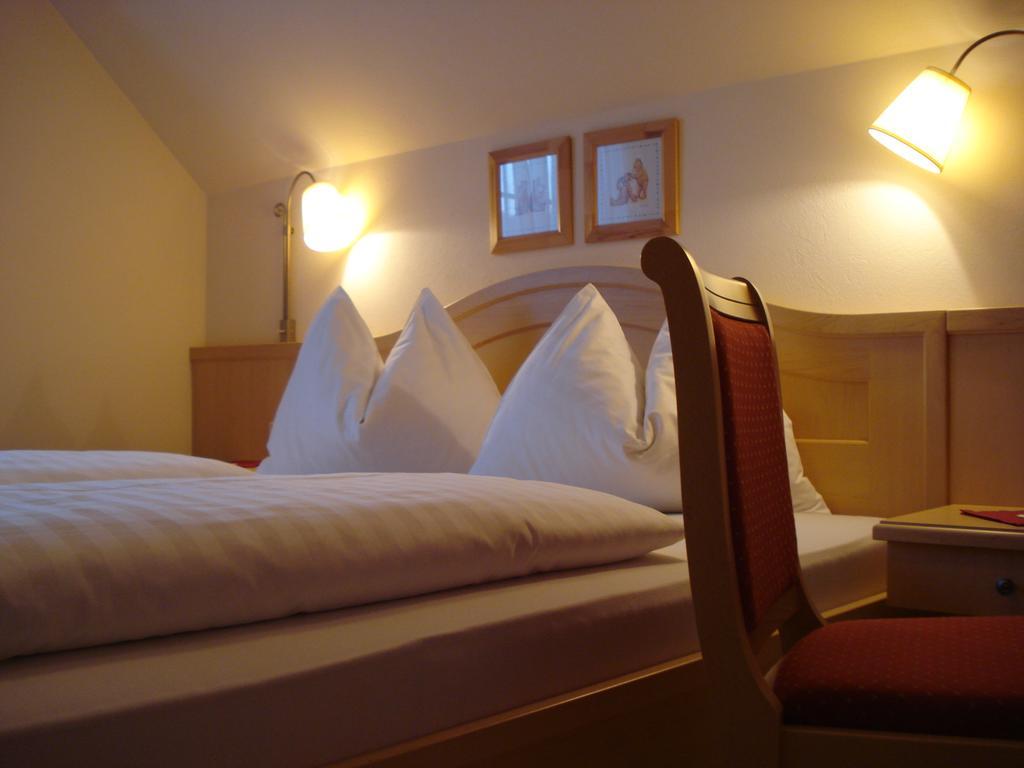 Pension Rudi - Weingut Kellner Hotel Pulkau ภายนอก รูปภาพ